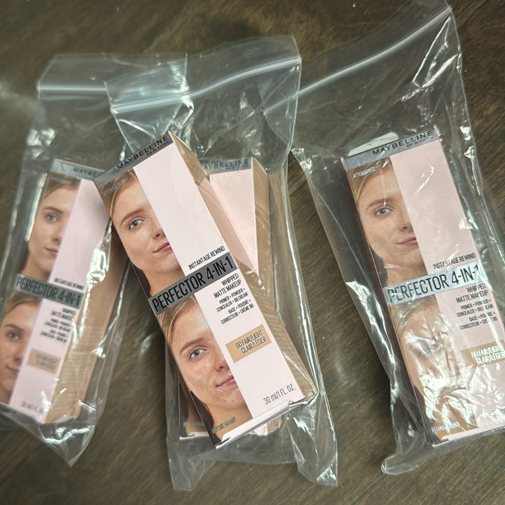 Maybelline Instant Age Rewind Instant Perfector 4-In-1 00 Fair/Light, 1 Count - Picture 2 of 2